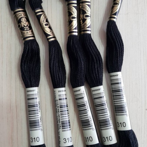 Foto Produk Benang Sulam DMC No. 310 dari Dee Dee Cross Stitch