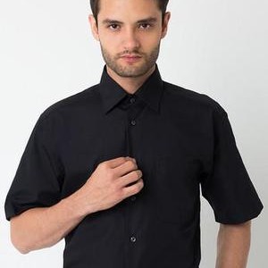 Foto Produk kemeja lengan pendek hitam polos motif reguler bahan katun halus . dari juara busana