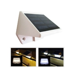 Foto Produk LAMPU TAMAN , DINDING TENAGA SURYA 4 LED (KOTAK) dari Bro & Sis Jakarta