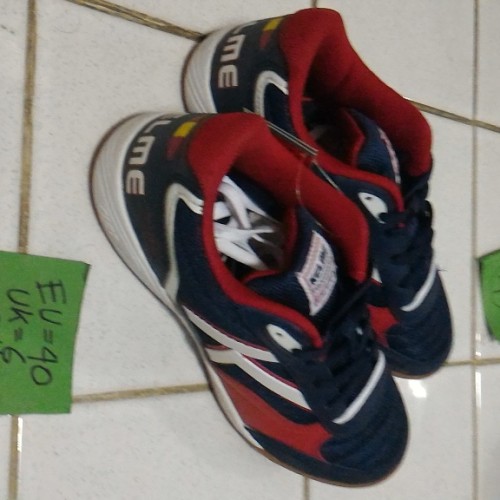 Foto Produk kelme canarinha red black sepatu futsal obral EU 40 USA Diskon dari 5and1 shop