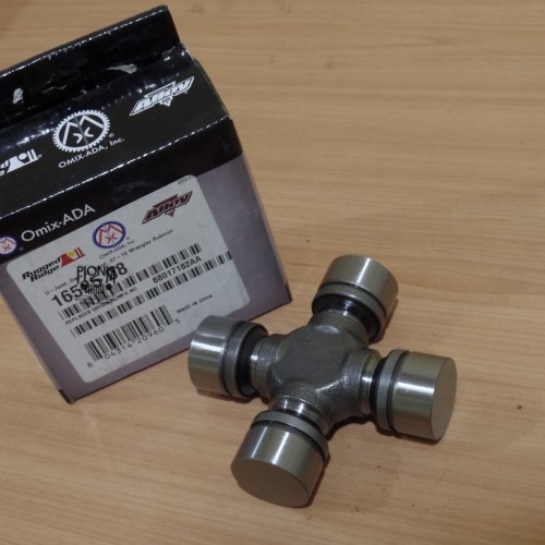 Foto Produk Alloy Omix Ada Axel U Joint Dana 44 - 07-17 Jeep JK Wrangler Rubicon dari PIONIR JEEP