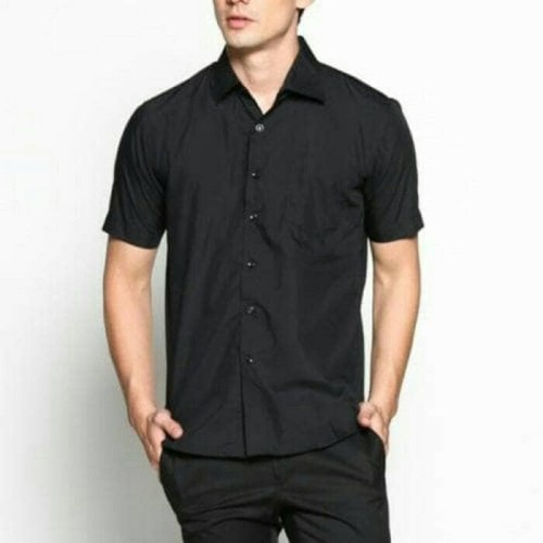 Foto Produk kemeja hitam polos pria lengan pendek bahan katun halus dari juara busana