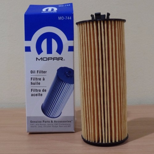 Foto Produk Saringan Oli JK 3.6cc/ Oil Filter Mopar For Jeep JK Wrangler 3.6cc Old dari PIONIR JEEP