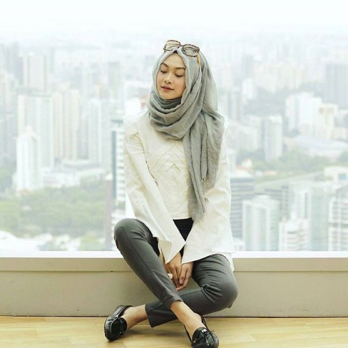 Foto Produk Pashmina kusut Polos Rawis New (Grosir Kerudung/Jilbab Pashmina Murah) dari AYLA Fashion