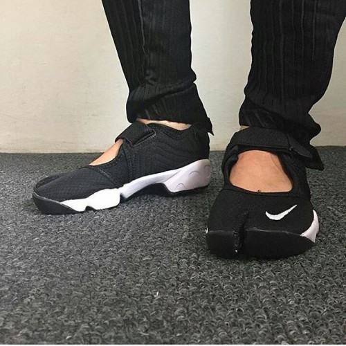 harga nike air rift original