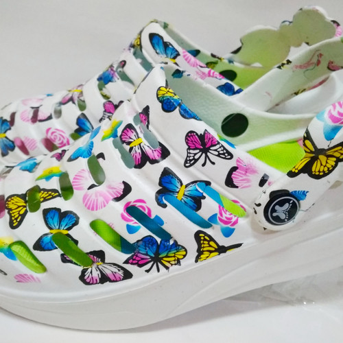 Foto Produk SEPATU SANDAL KARET WANITA KARAKTER KUPU-KUPU dari GROSIRAN SANDAL MURAH