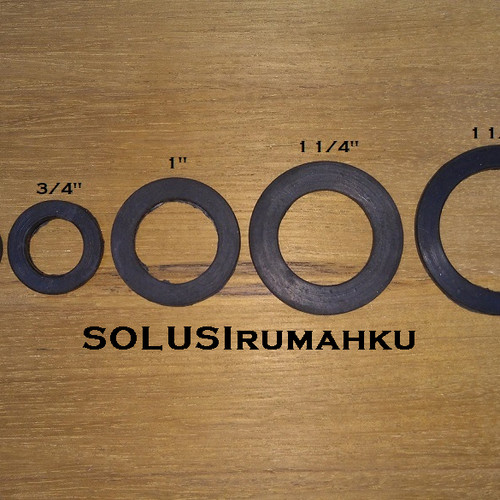 Foto Produk Seal Karet 1,5 inch 1 1/2 dijepit antara soket drat luar & dalam 1 1/4 dari SOLUSIrumahku