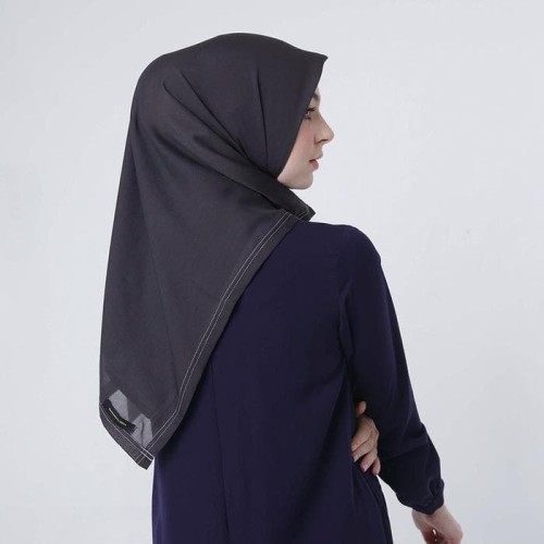 Foto Produk Zoya Kerudung Segi Empat Polos - Nov Scarf Warna Black dari AArriess