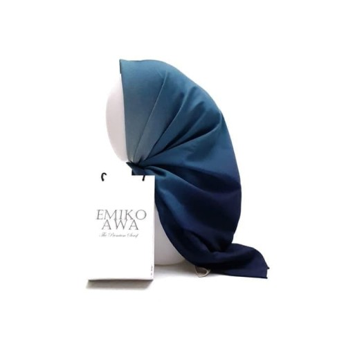 Foto Produk Jilbab Segiempat Motif Gradasirayabiru / Emikoawa / Royalcrepe dari AArriess