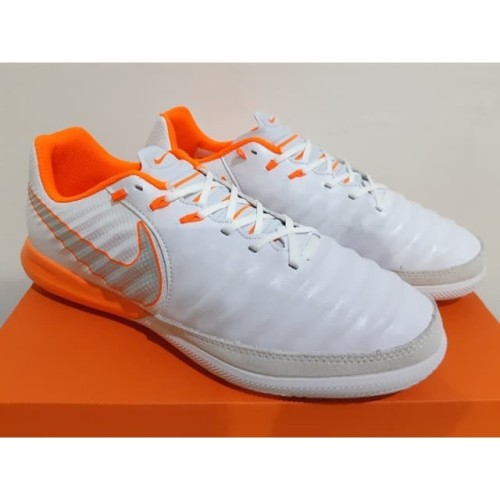 nike tiempo futsal white