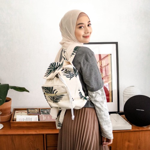 Foto Produk Tas Kanvas - Ransel Serut Motif Palem dari VinyaShop