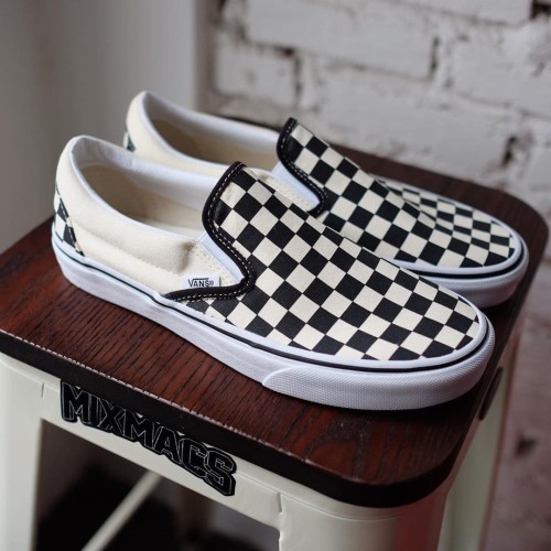 harga sepatu vans slip on checkerboard original