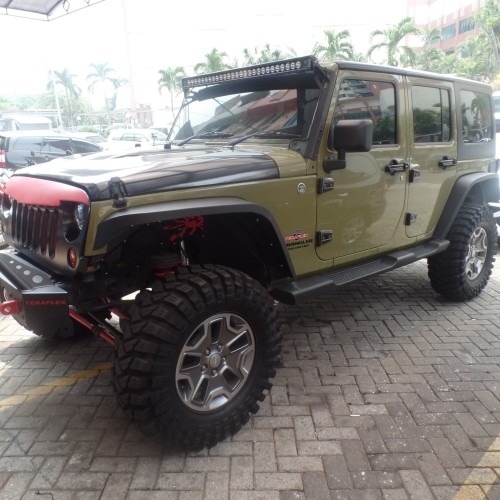 Foto Produk Fender set Jeep wrangler jk rubicon Avanger dari PIONIR JEEP