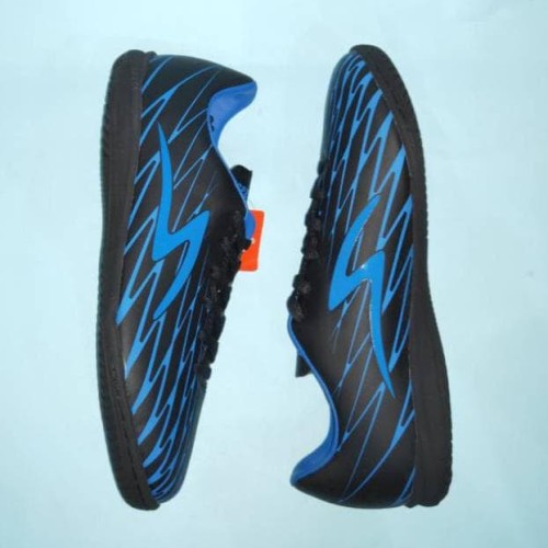 specs futsal shoes