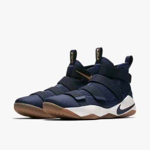 sepatu nike lebron soldier 11