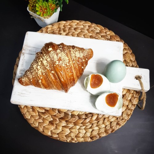 Foto Produk Croissant Don Bakeshop - Salted Egg croissant (Telur asin) dari Don Bakeshop