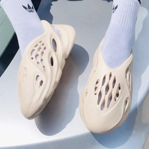 adidas yeezy foam runner
