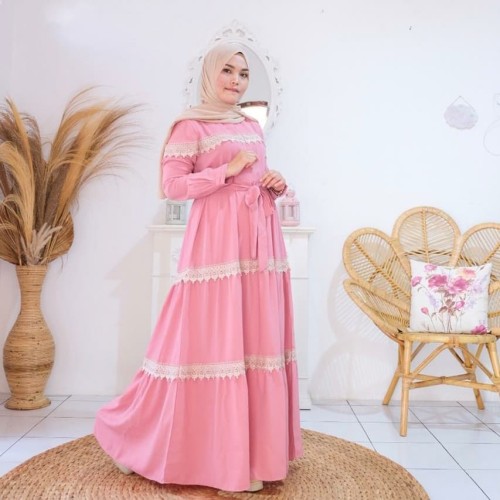 Foto Produk Gamis wolly crepe renda gold(adem.tebal)all size fit to m.L.xL dari Winnie Collection