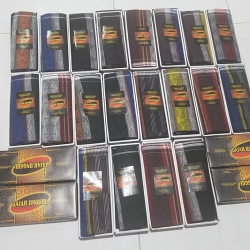 Foto Produk sarung gajah unggul kemasan box jumbo 7000 benang - Random dari NOOR CENTER
