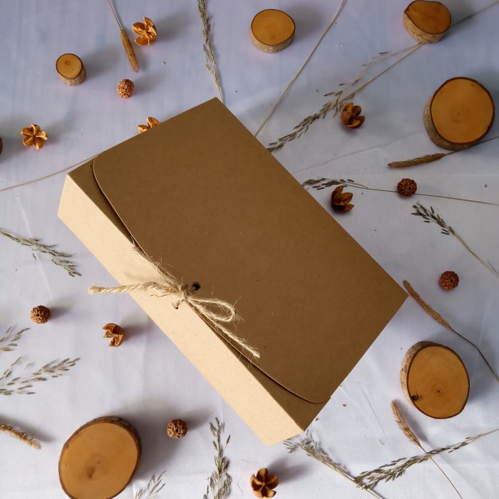 Foto Produk GIFT BOX KOTAK KADO SOUVENIR HADIAH UKURAN 20,7 X13,7 X 5cm PLUS TALI dari TENONENONET