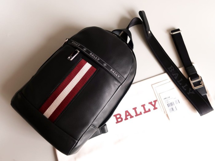 Foto Produk Tas Bally Hari Sling Bag in Black Leather dari dietplumjellyid