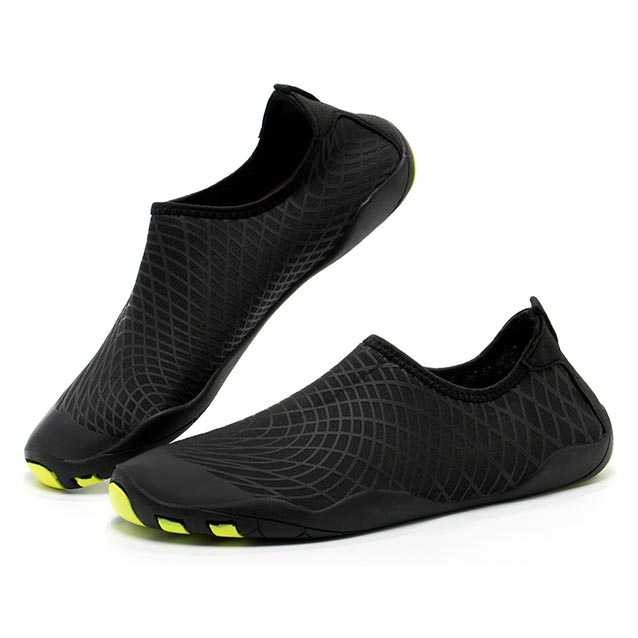 Foto Produk STOUREG Sepatu Pantai Olahraga Air - 6688 - 43 - Hitam dari Indo Remix Market