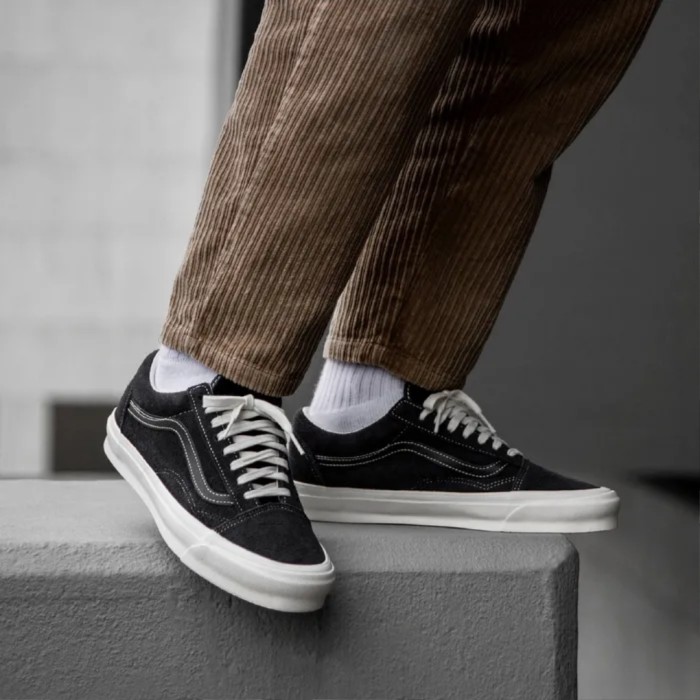 vans vault asphalt black