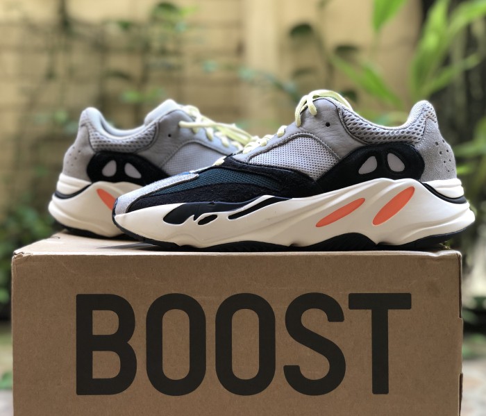 yeezy 700 wave runner og