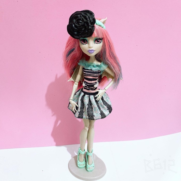 rochelle goyle scaris