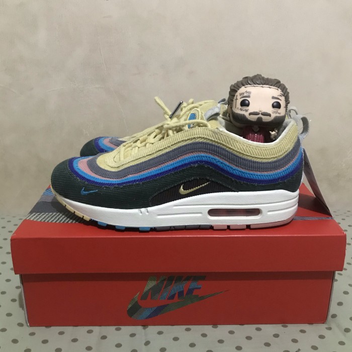 reese wotherspoon nike