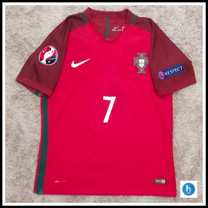 Foto Produk Jersey Portugal Home Full Patch Euro 2016 CR7 dari hendralp