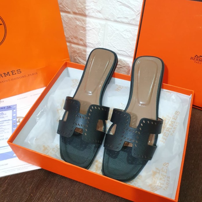 Foto Produk Hermes Oran Sandal Hole N dari bavellig