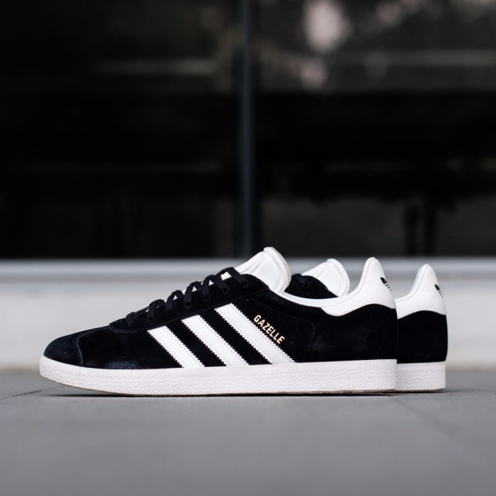 adidas gazelle black white