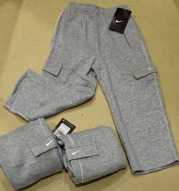Foto Produk Celana Grey bordir Nike di kantong - 2-3 tahun dari au'let