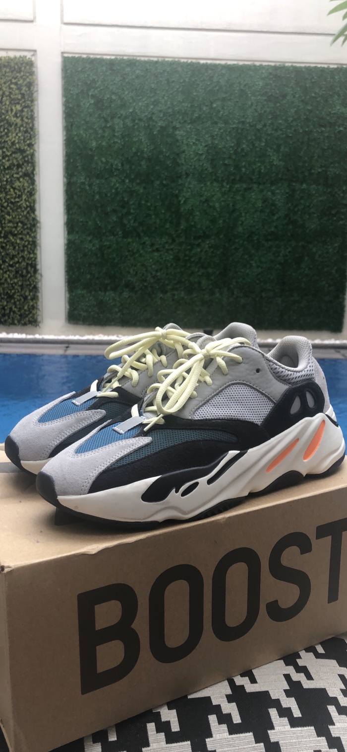 yeezy boost 700 original