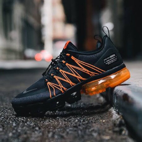 air vapormax run utility black orange