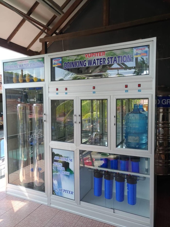 Jual MESIN AIR MINUM ISI ULANG SYSTEM FILTRASI & ULTRAVIOLET Jakarta