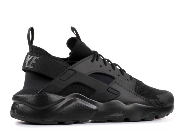 triple black nike air huarache