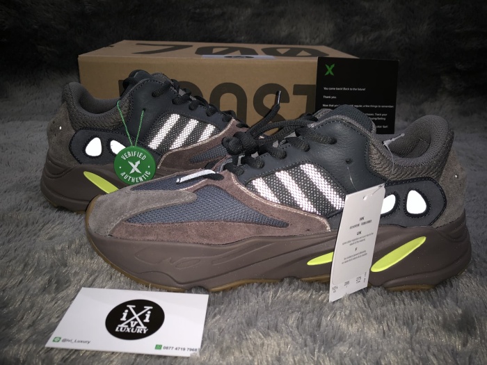 yeezy 700 mauve real