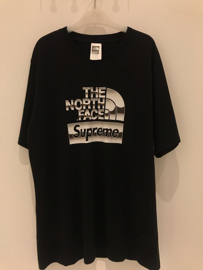 north face black tee