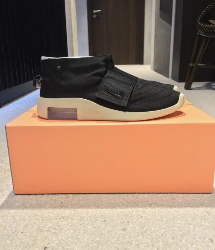 nike air moccasin