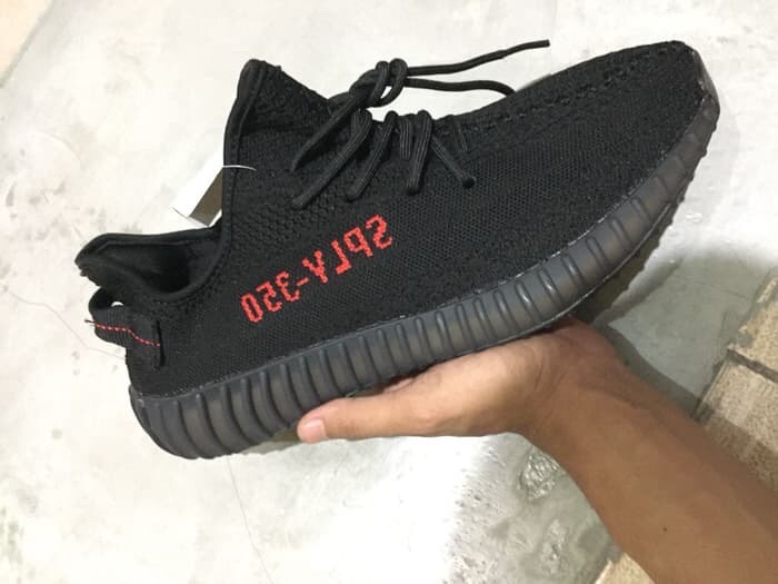 Yeezy boost 350 v2 adidas KEYCHAIN moonrock bred zebra