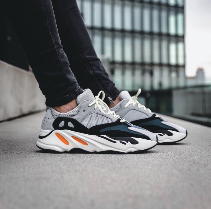yeezy 700 sneaker