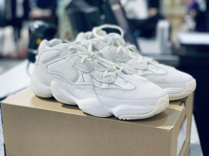 On foot look adidas Yeezy 500 'Utility Black' House of Heat