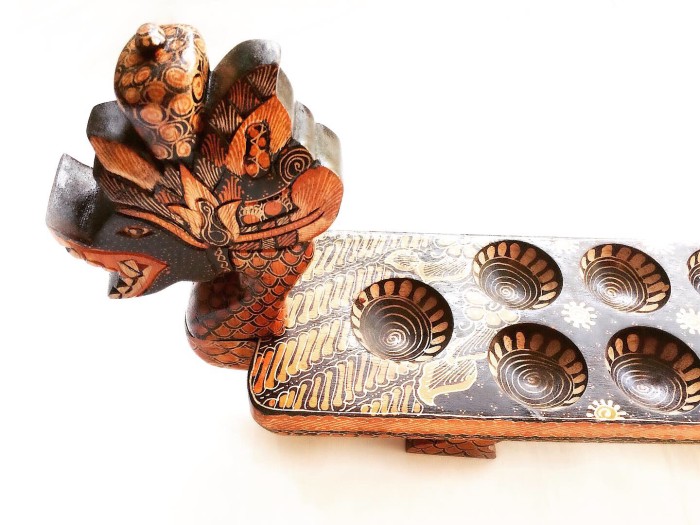 Proses Finishing Pada Kerajinan Kayu Batik Menggunakan