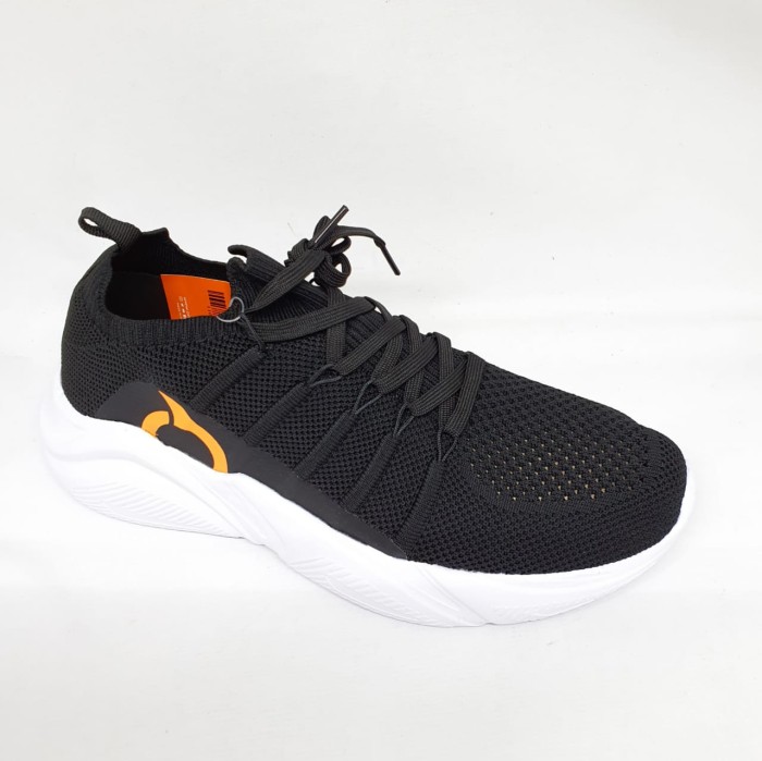 Foto Produk Sepatu running Ortuseight original Invaders black white new 2020 dari Kicosport