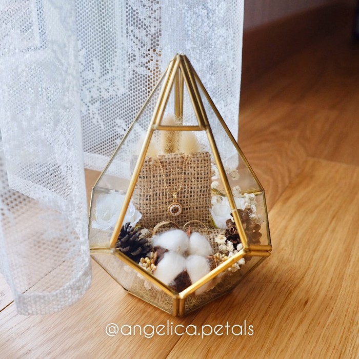 Gaun Wedding White