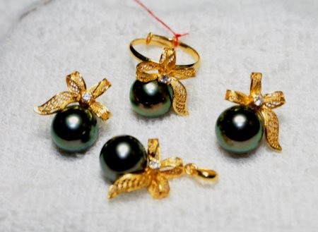 jual set emas mutiara air laut khaura pearl lombok jual set emas mutiara air laut khaura pearl lombok