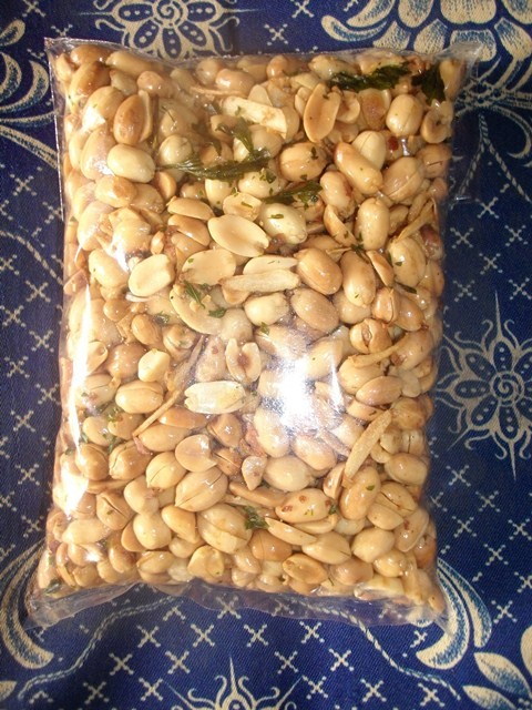 jual kacang tojin kacang goreng bawang gurih renyah jual kacang tojin kacang goreng bawang gurih renyah