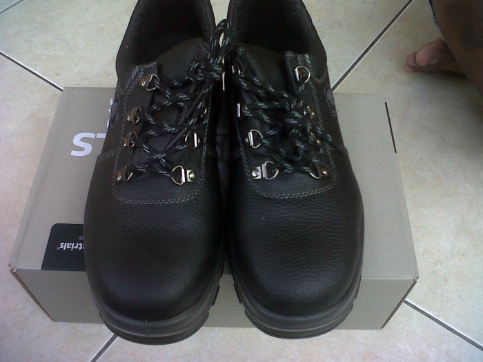 BATA INDUSTRIALS SAFETY SHOES PROJECT ACAPULCO NEW